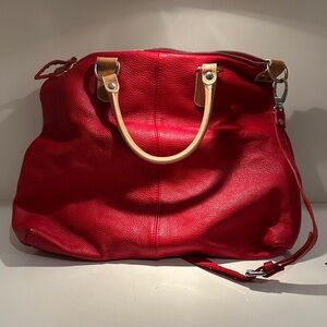 Pulicati Red Leather Tote Bag Shoulder and crossbody straps